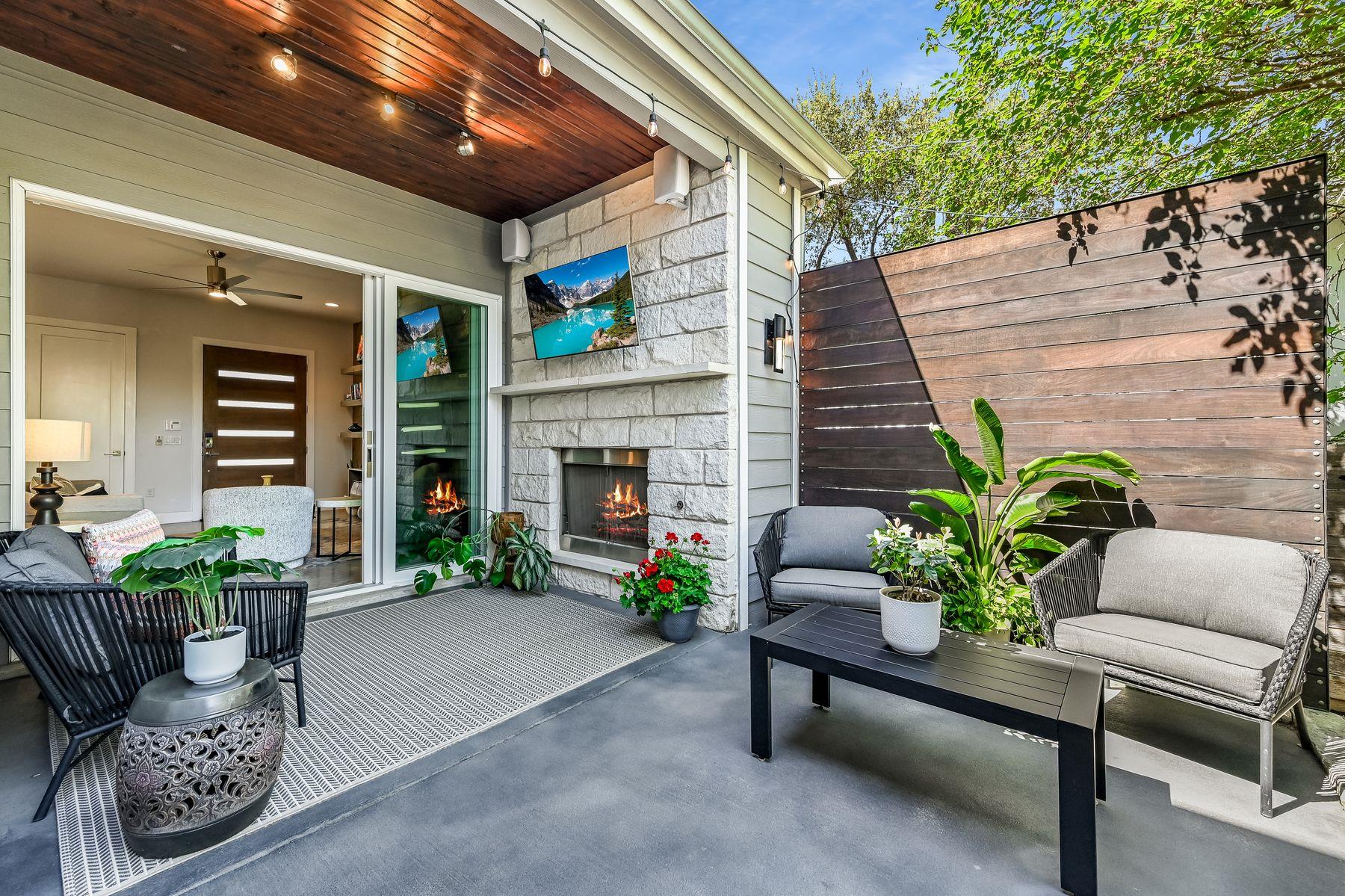 2100 E 10th St, Austin, TX 78702