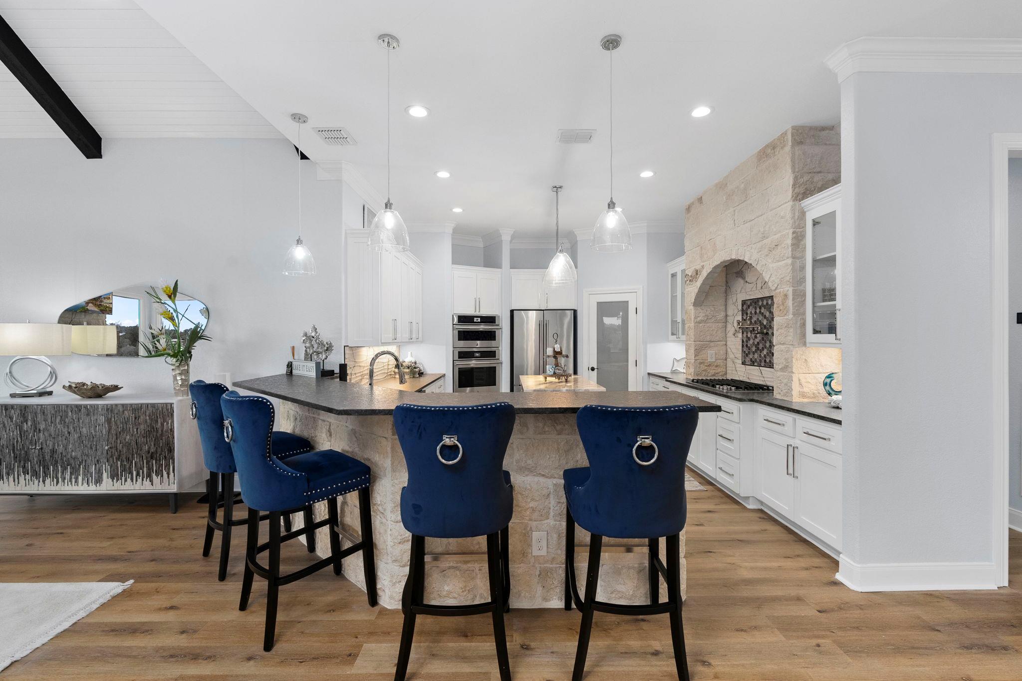 2078 Connie Dr, Canyon Lake, TX 78133