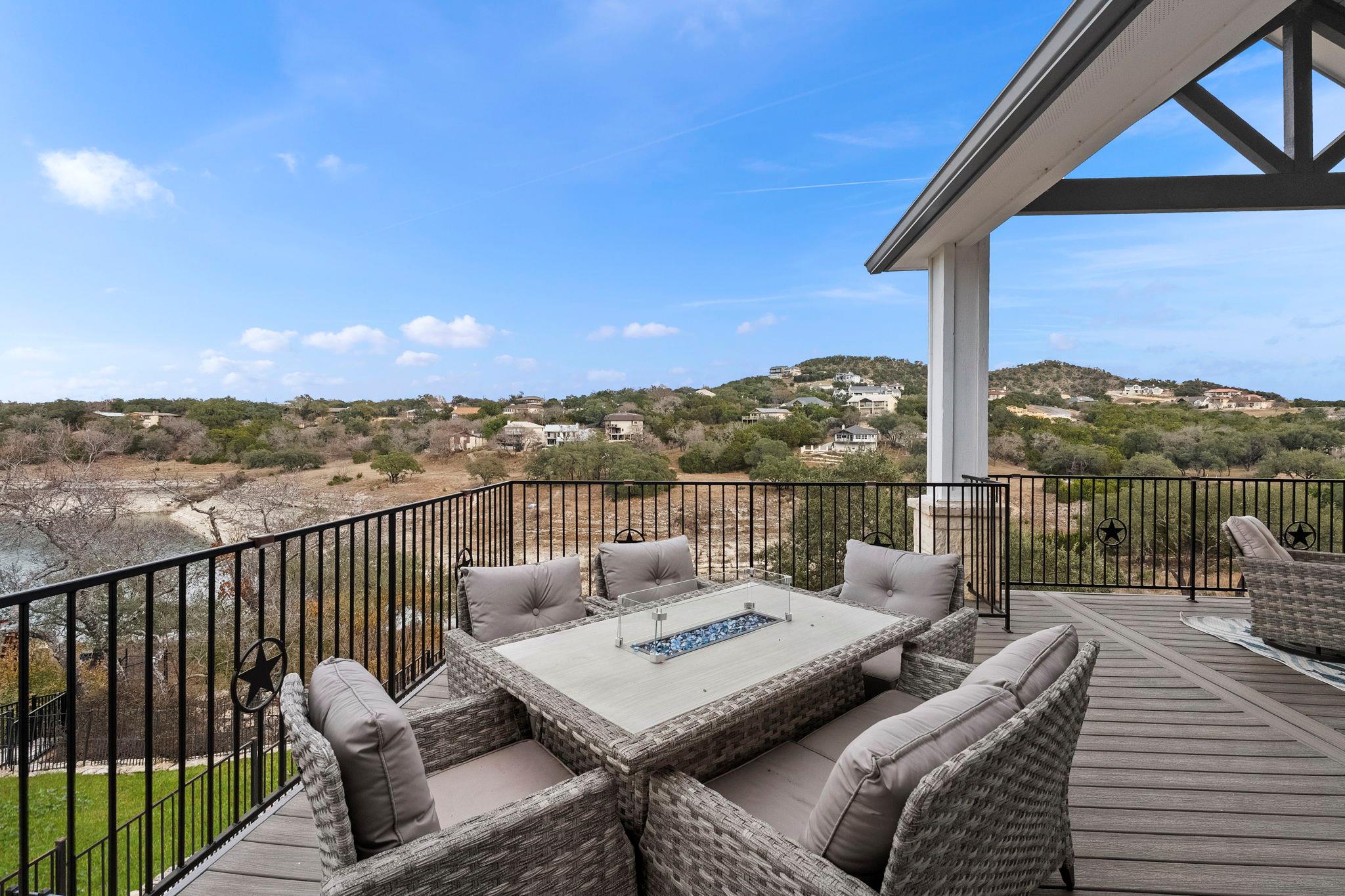 2078 Connie Dr, Canyon Lake, TX 78133