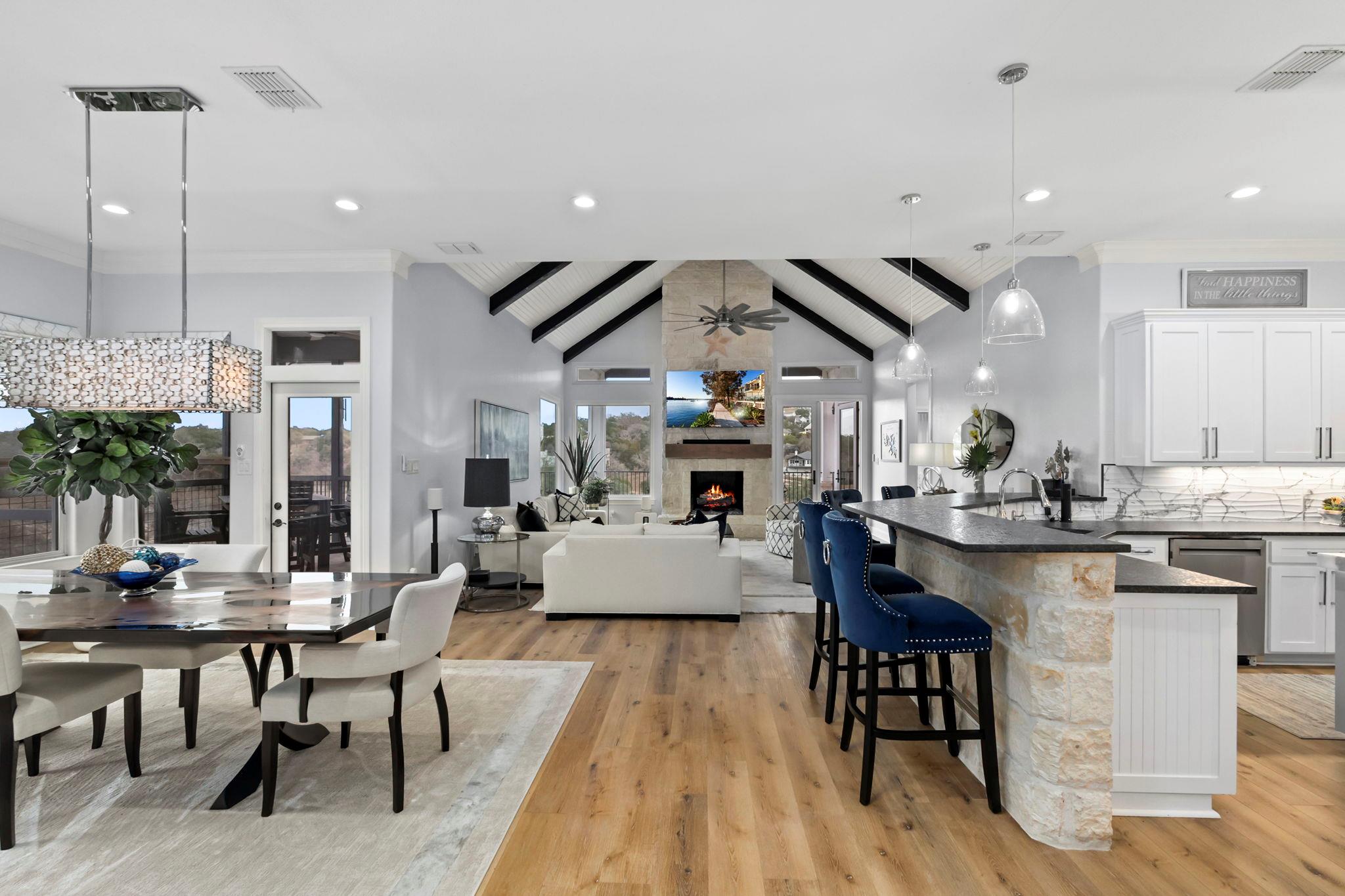 2078 Connie Dr, Canyon Lake, TX 78133