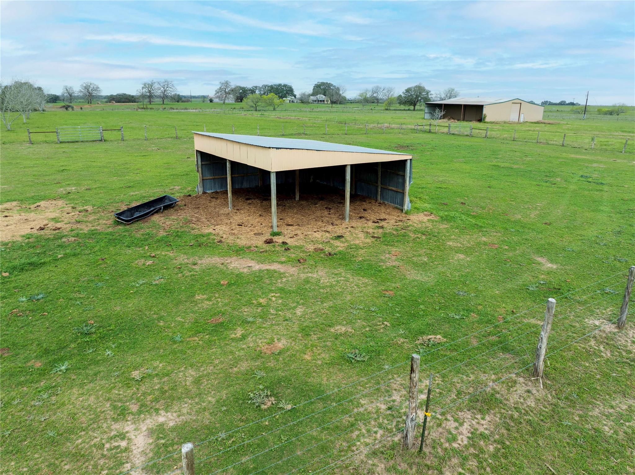 341 County Road 233 Rd, Hallettsville, TX 77964