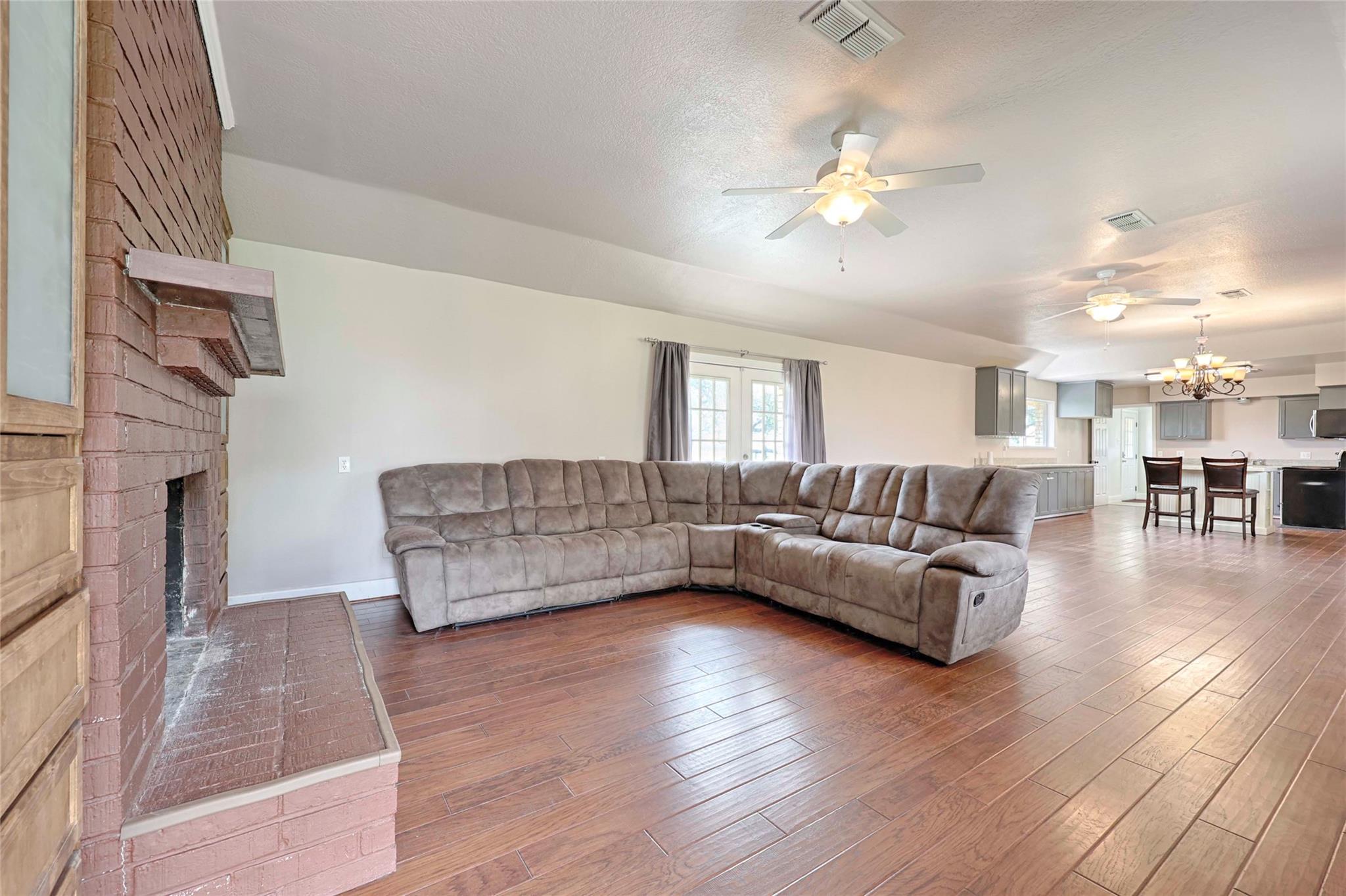 341 County Road 233 Rd, Hallettsville, TX 77964