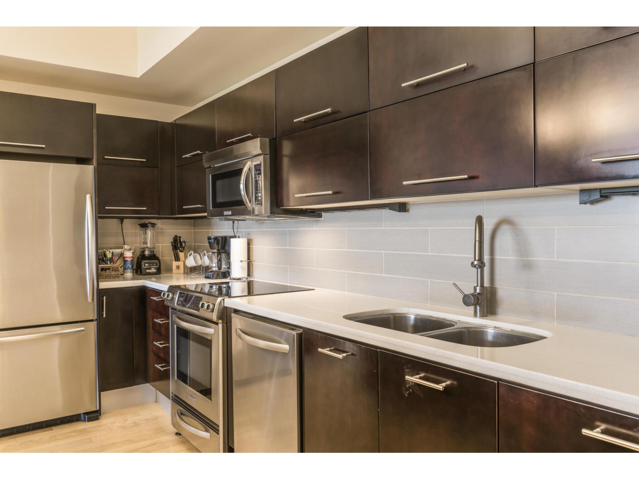 603 Davis St # 902, Austin, TX 78701