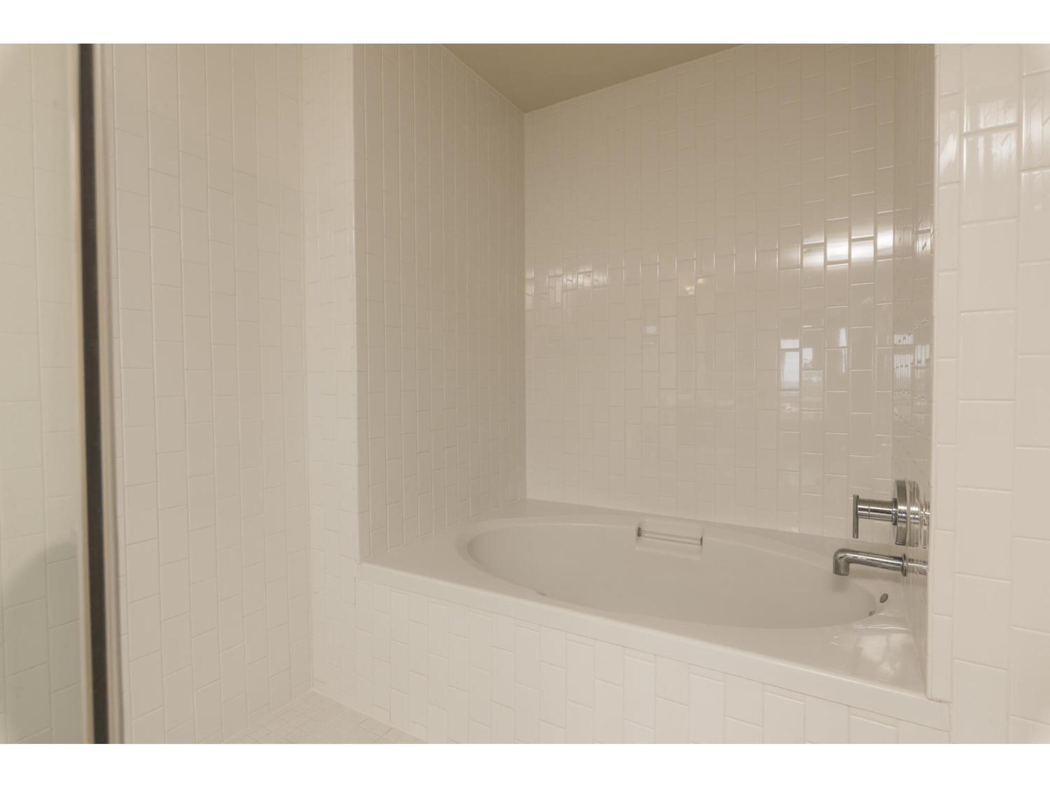 603 Davis St # 902, Austin, TX 78701