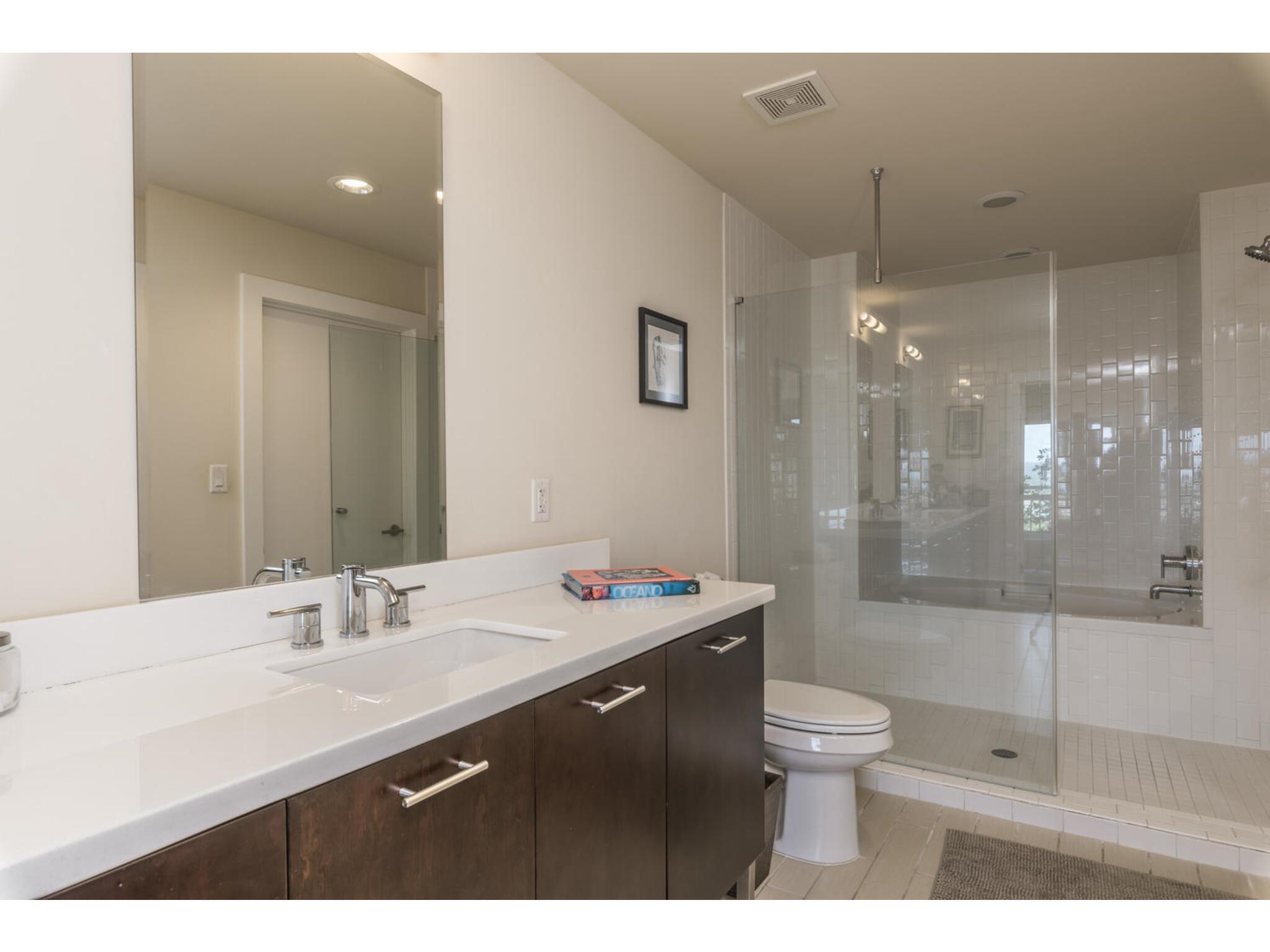 603 Davis St # 902, Austin, TX 78701