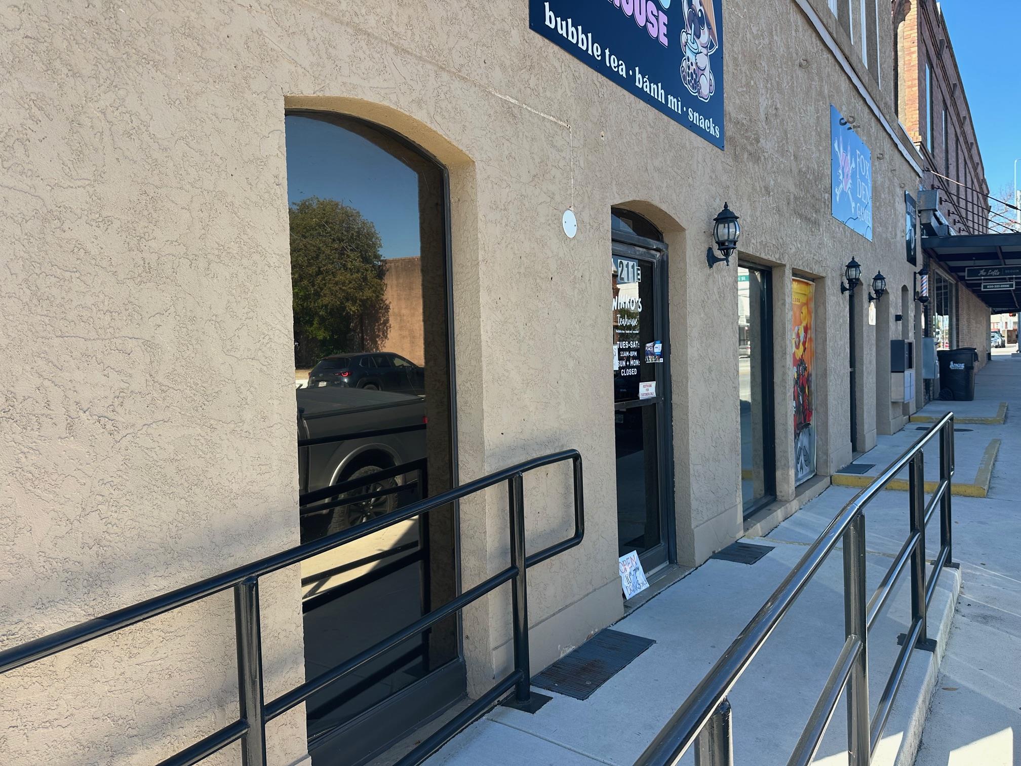 211 E Court St, Seguin, TX 78155