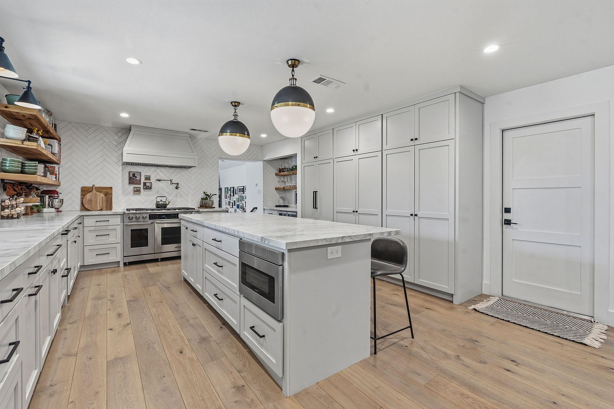 5907 Ivy Hills Dr, Austin, TX 78759