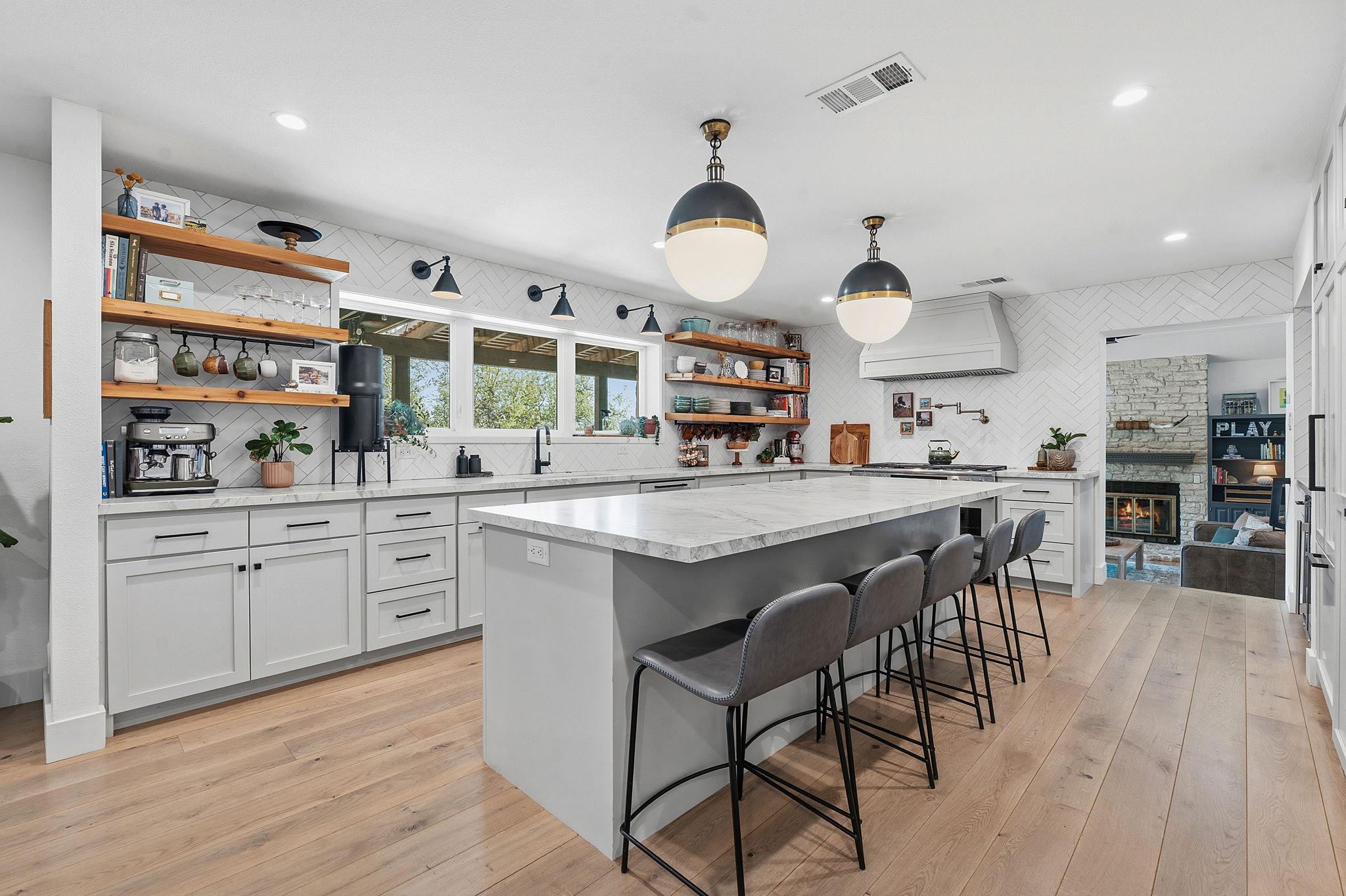 5907 Ivy Hills Dr, Austin, TX 78759