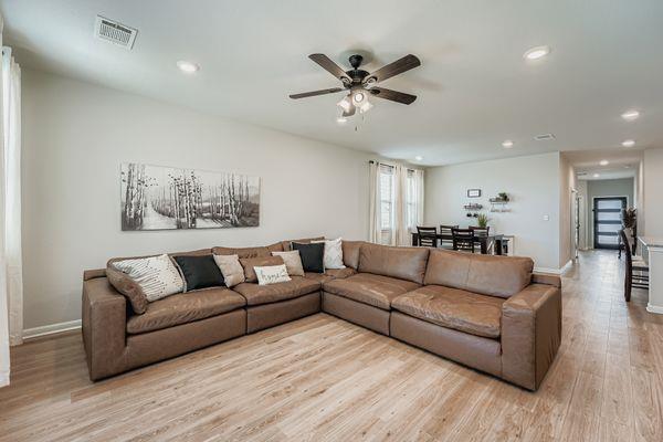 148 Gullivers Dr, Elgin, TX 78621