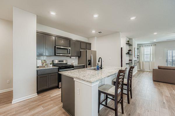 148 Gullivers Dr, Elgin, TX 78621