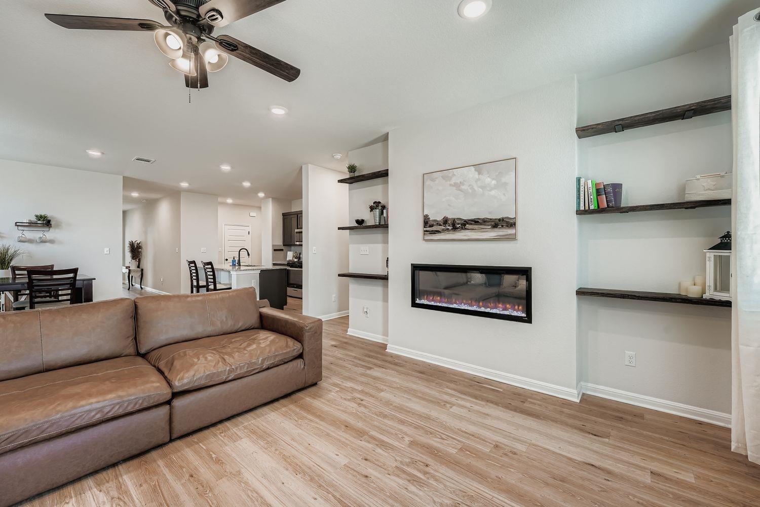 148 Gullivers Dr, Elgin, TX 78621