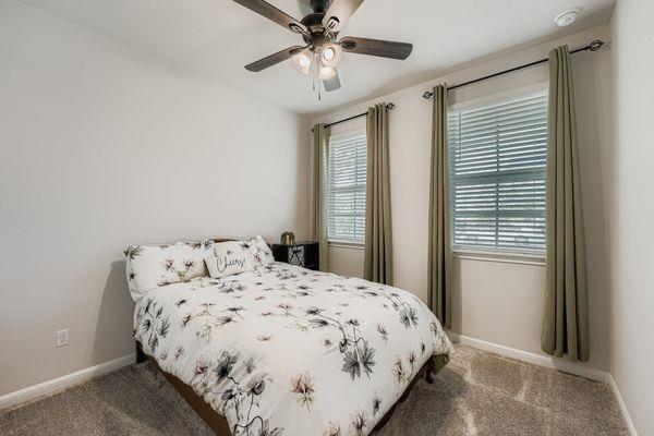 148 Gullivers Dr, Elgin, TX 78621