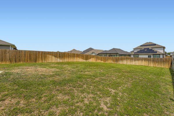 148 Gullivers Dr, Elgin, TX 78621