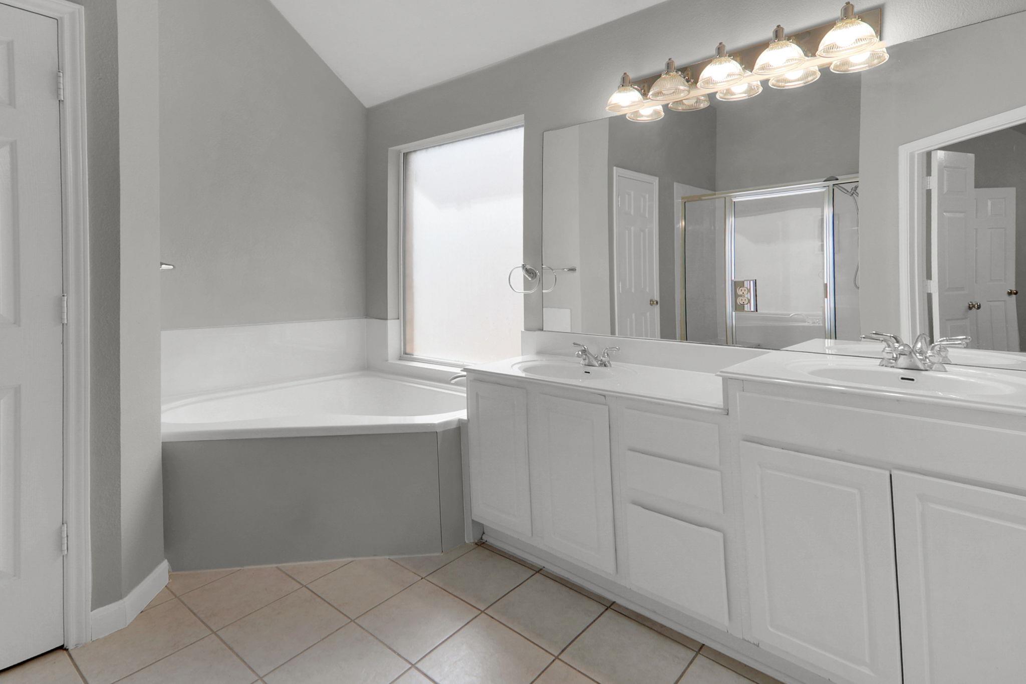 10604 Lord Derby Dr, Austin, TX 78748