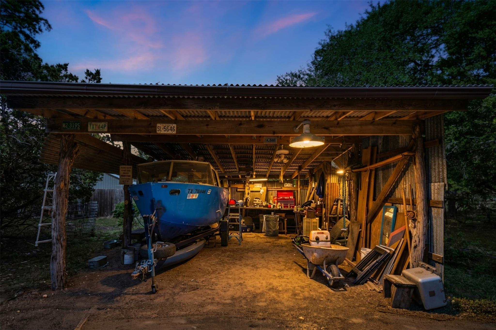 907 Deertrail Dr, San Marcos, TX 78666