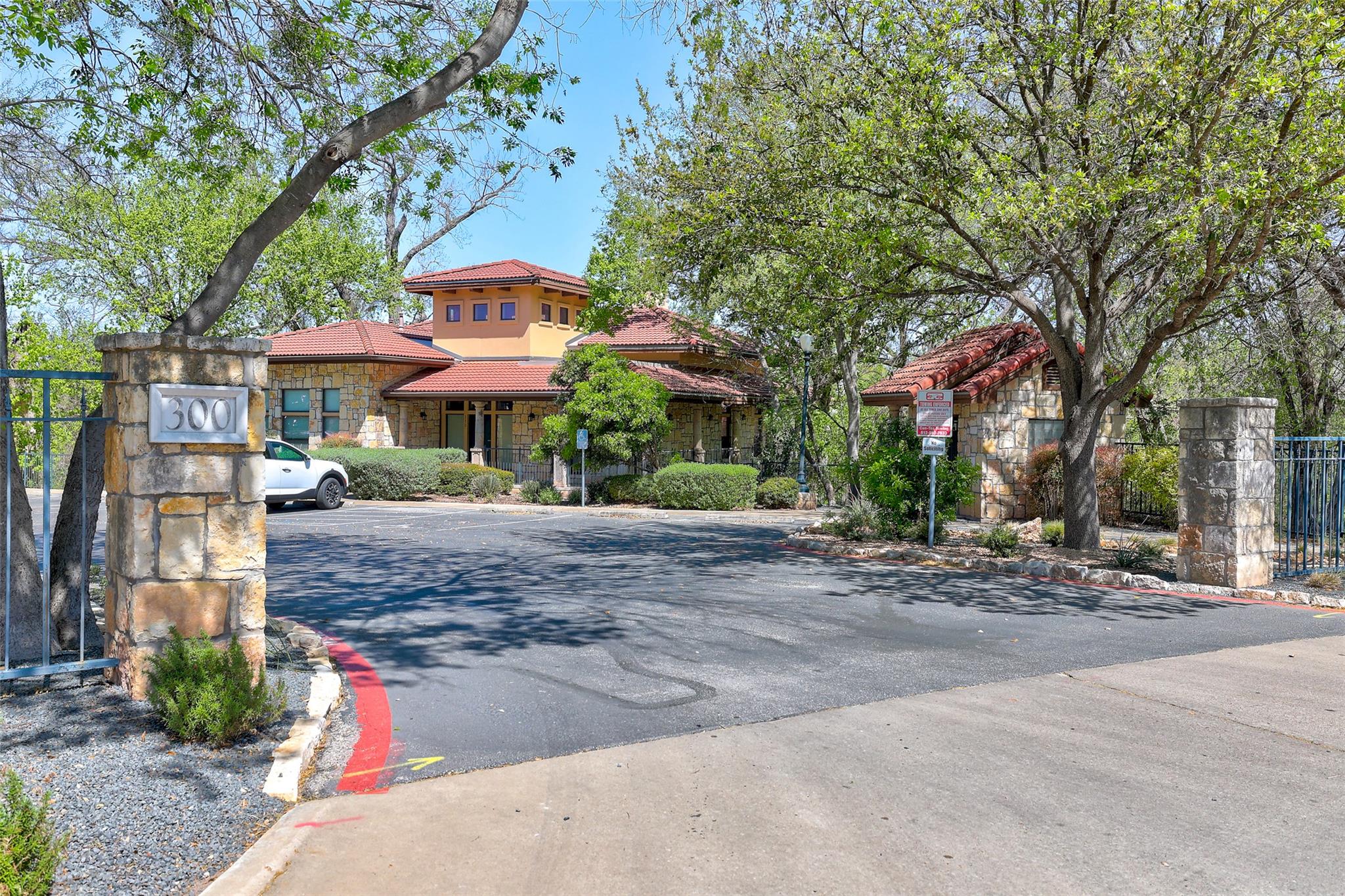 300 San Gabriel Village Blvd # 512, Georgetown, TX 78626