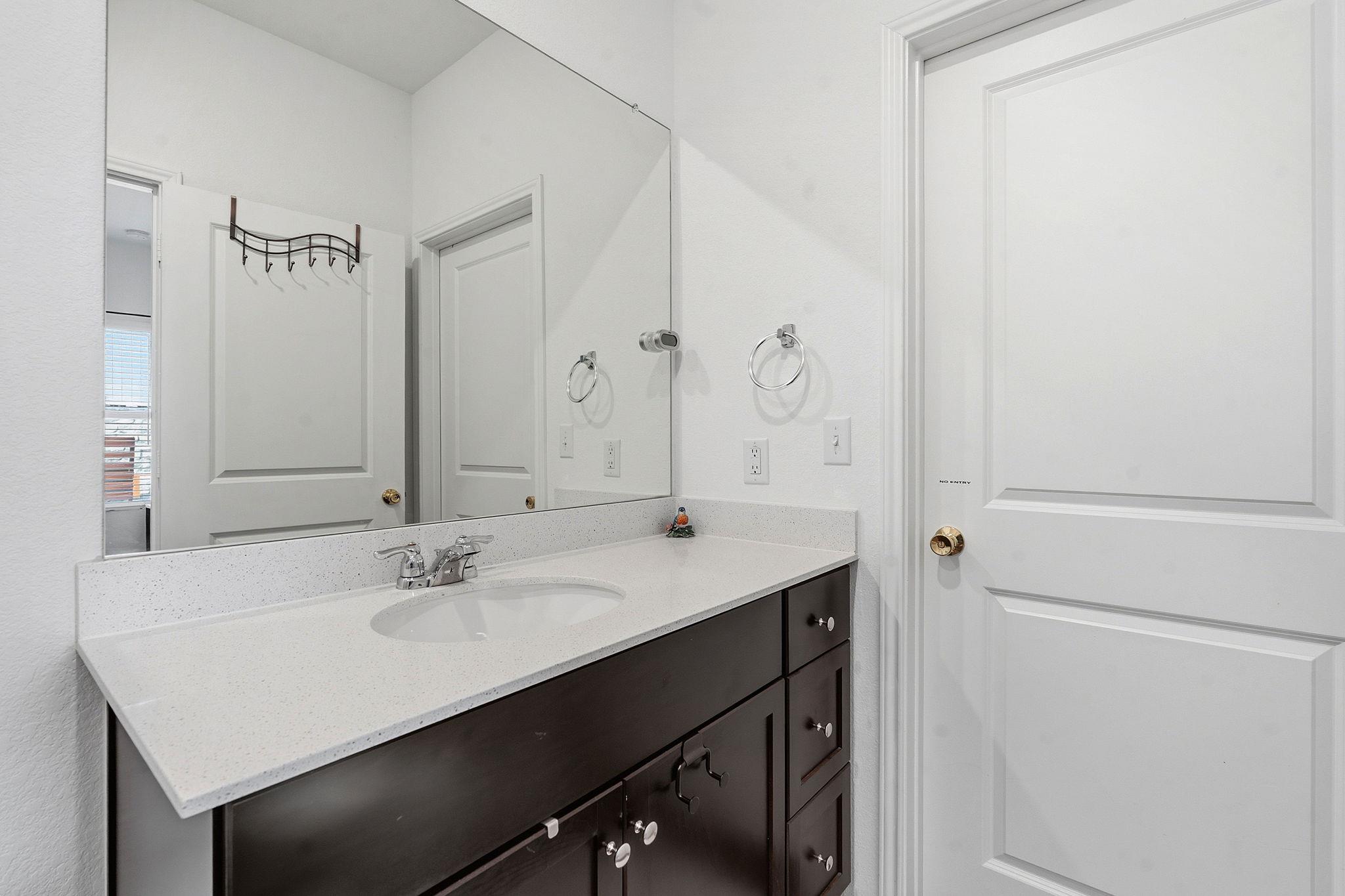 7601 Ivy Trellis Trl, Del Valle, TX 78617