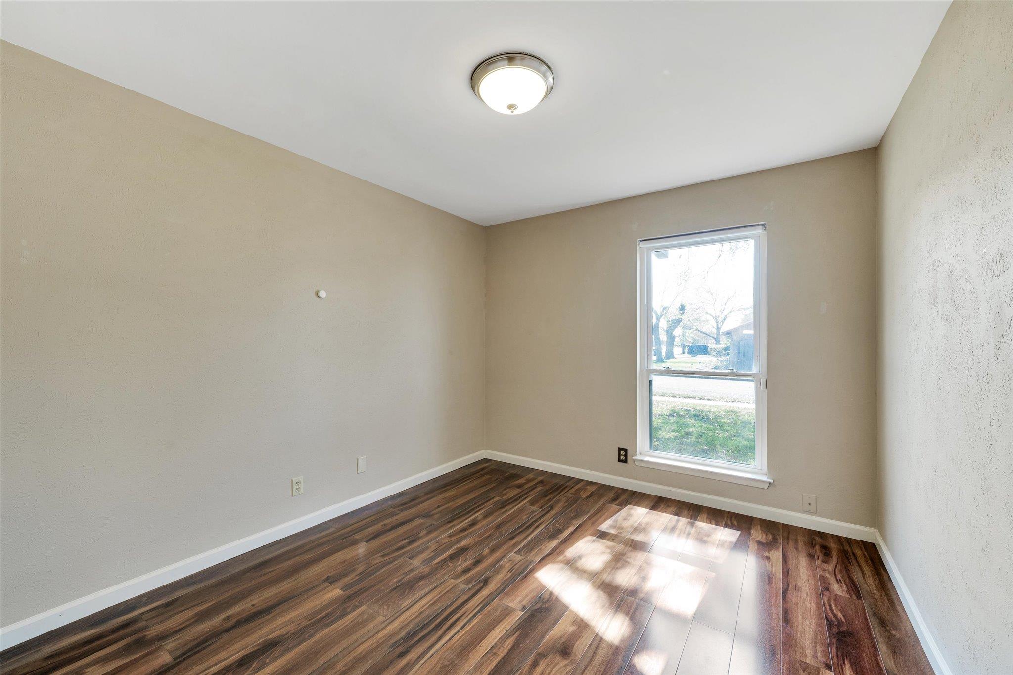 1467 S Meadows Dr, Austin, TX 78758