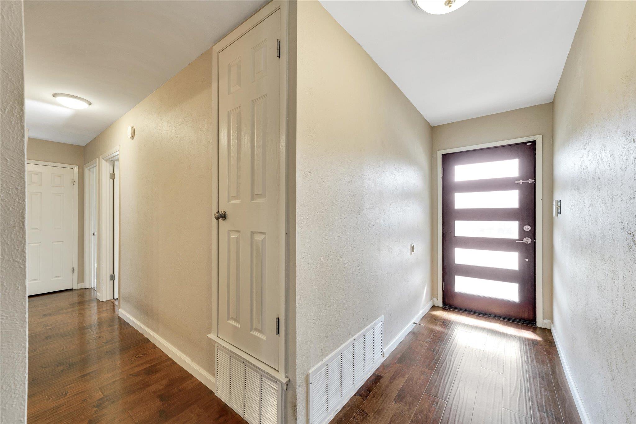 1467 S Meadows Dr, Austin, TX 78758