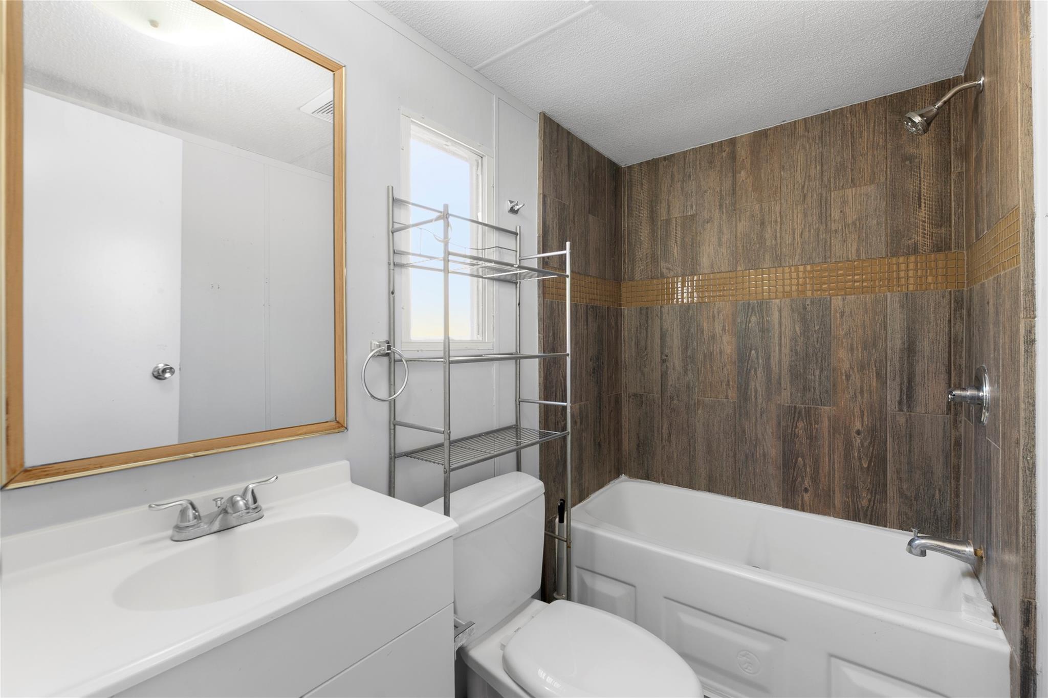 2711 Citation Dr, Del Valle, TX 78617