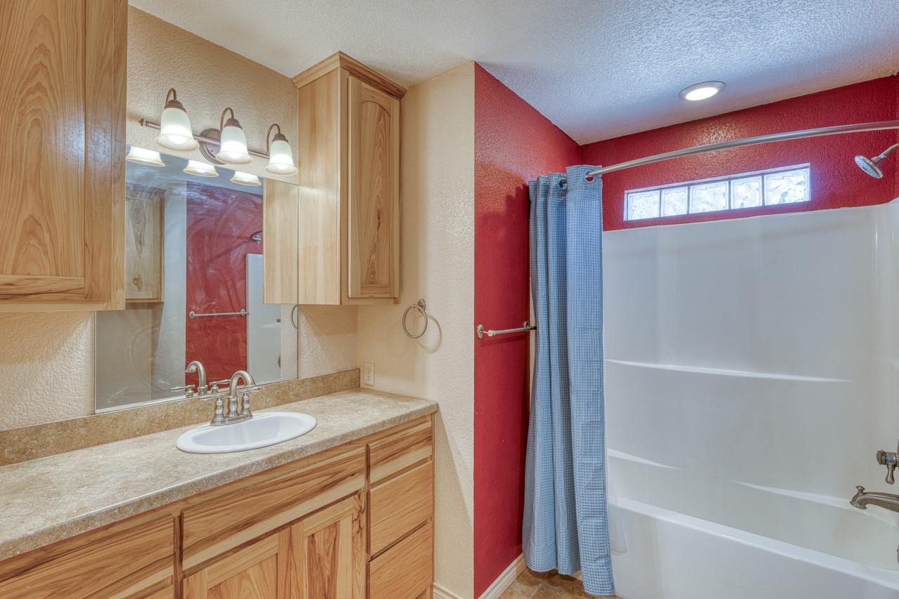 1129 Lonesome Loop, Blanco, TX 78606