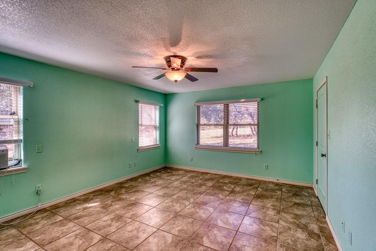 1129 Lonesome Loop, Blanco, TX 78606