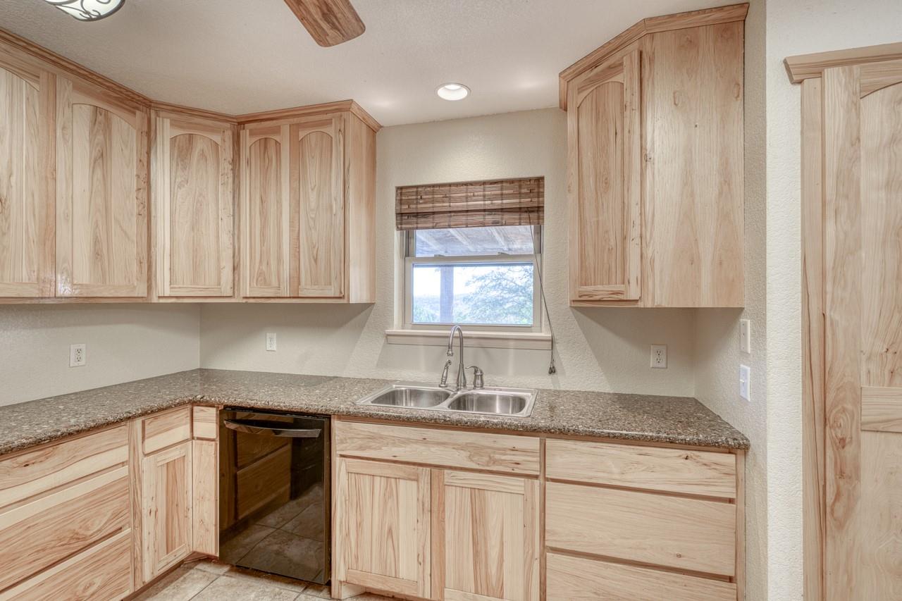 1129 Lonesome Loop, Blanco, TX 78606