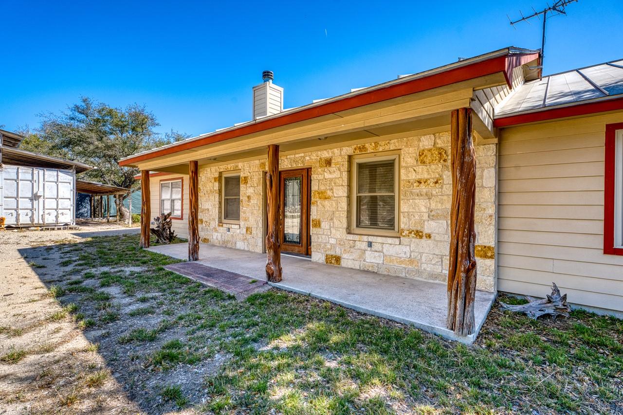 1129 Lonesome Loop, Blanco, TX 78606