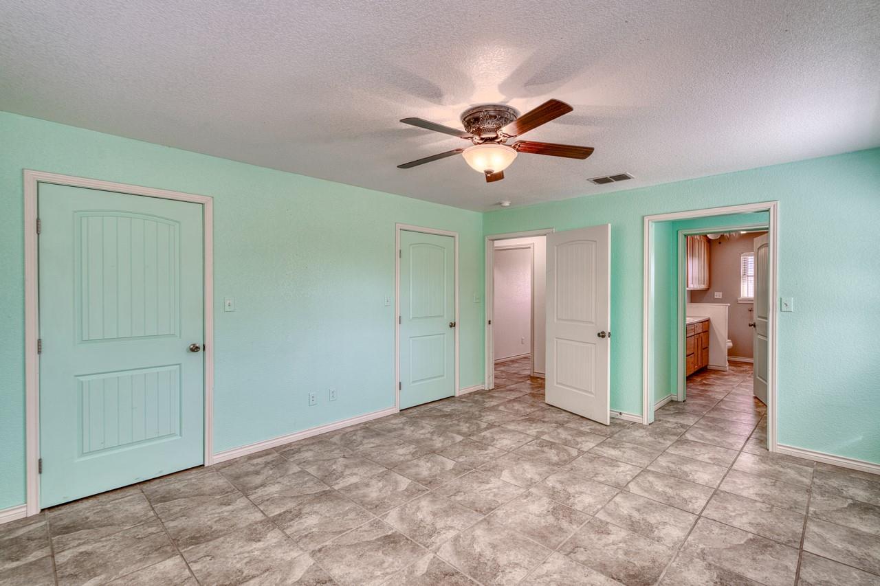 1129 Lonesome Loop, Blanco, TX 78606