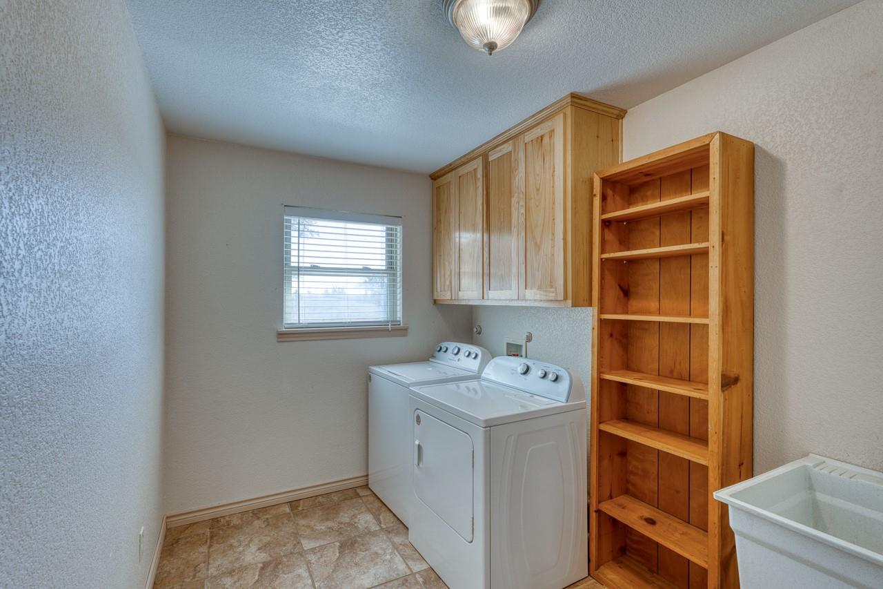 1129 Lonesome Loop, Blanco, TX 78606