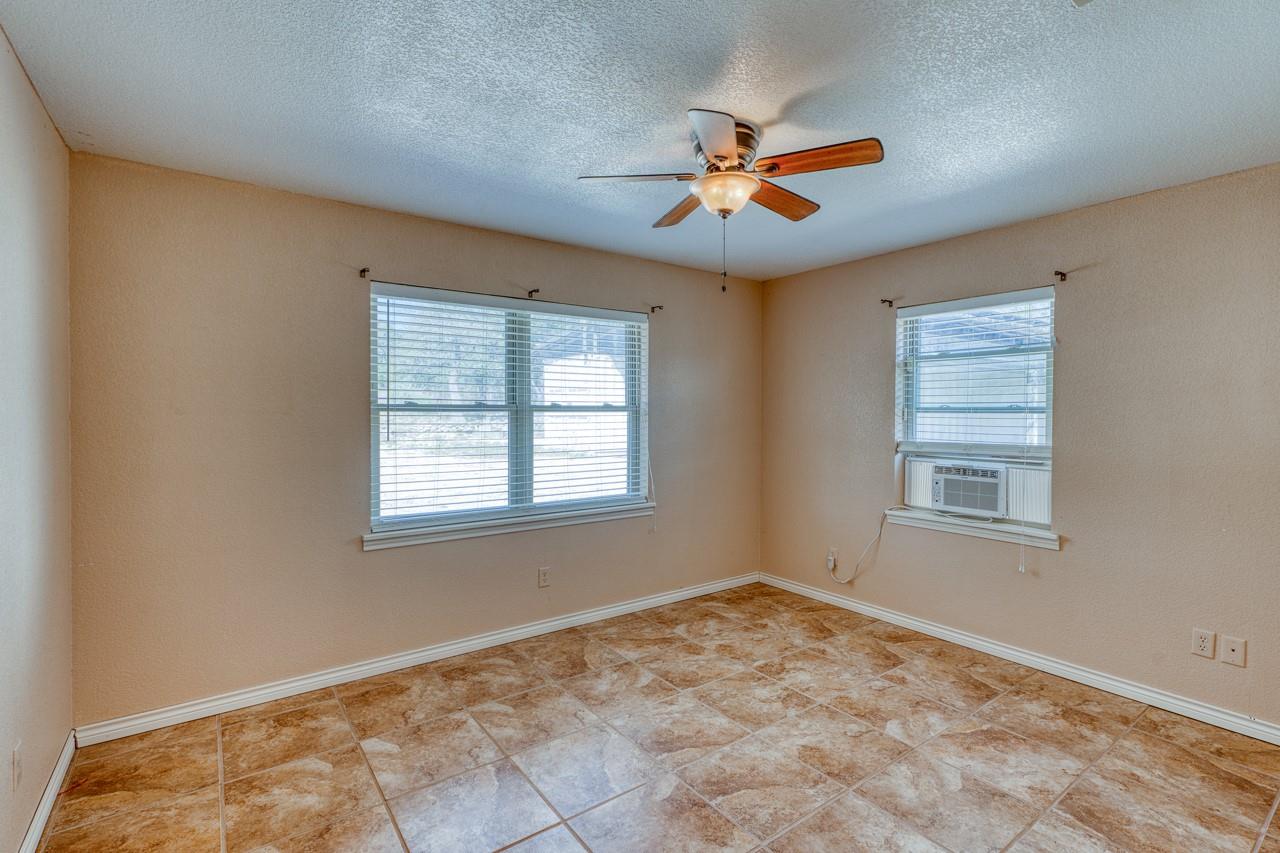 1129 Lonesome Loop, Blanco, TX 78606