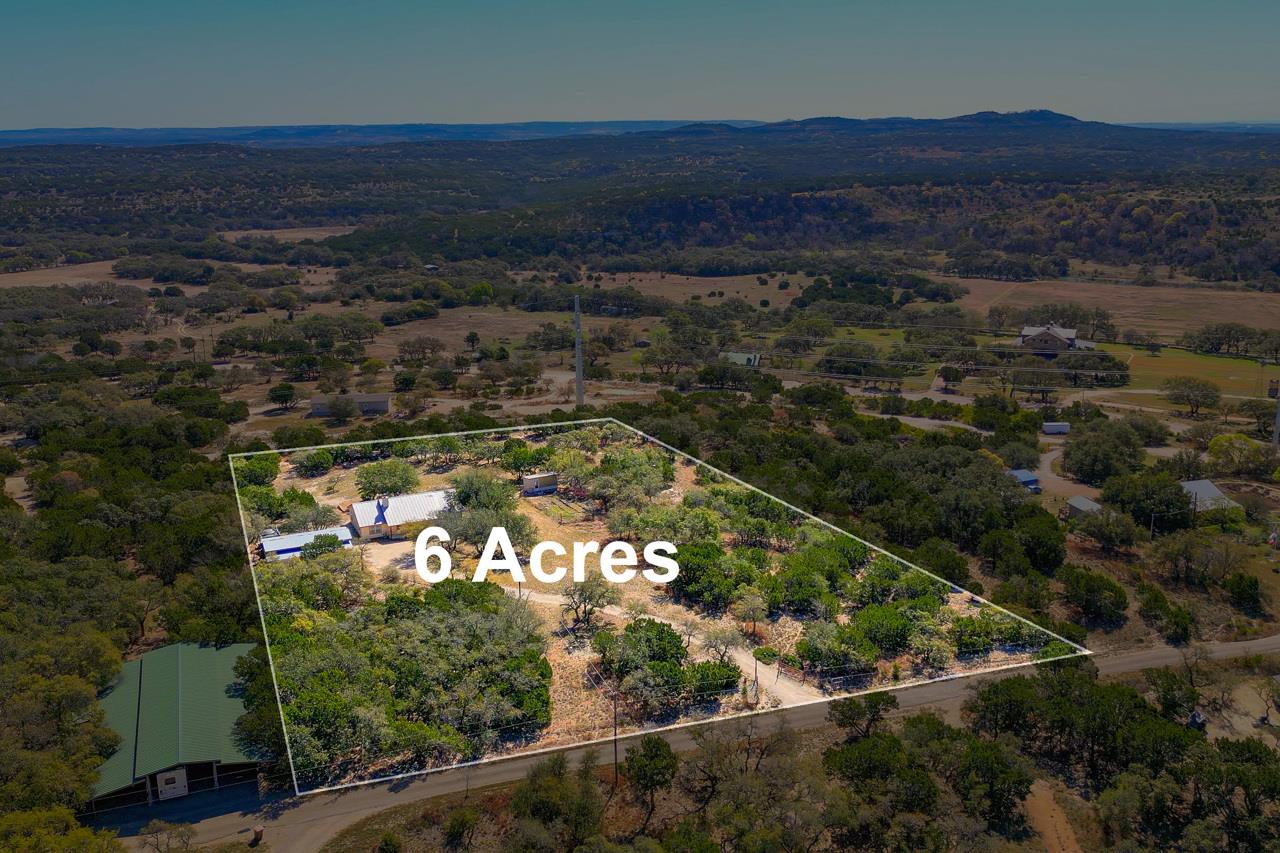 1129 Lonesome Loop, Blanco, TX 78606