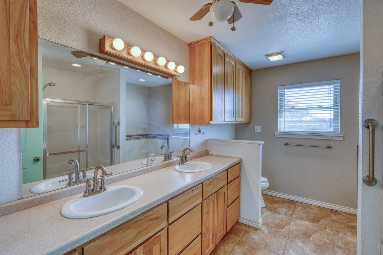 1129 Lonesome Loop, Blanco, TX 78606