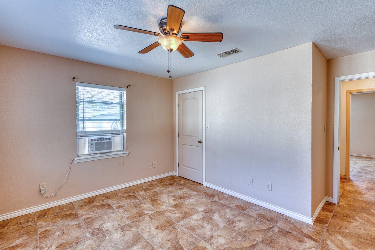 1129 Lonesome Loop, Blanco, TX 78606