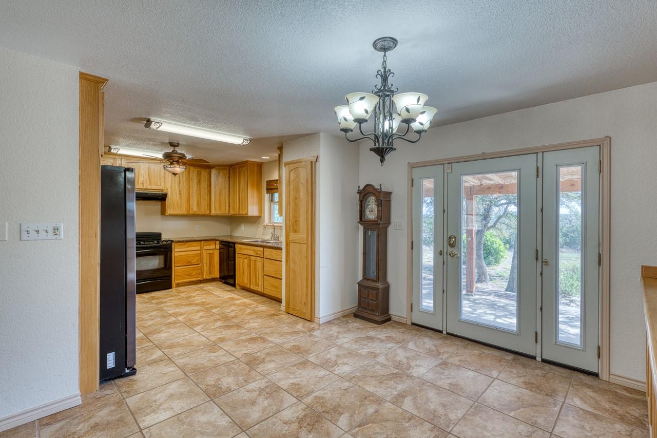 1129 Lonesome Loop, Blanco, TX 78606