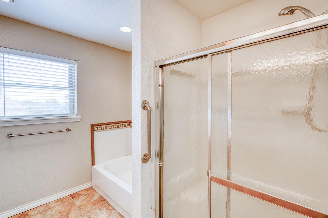 1129 Lonesome Loop, Blanco, TX 78606