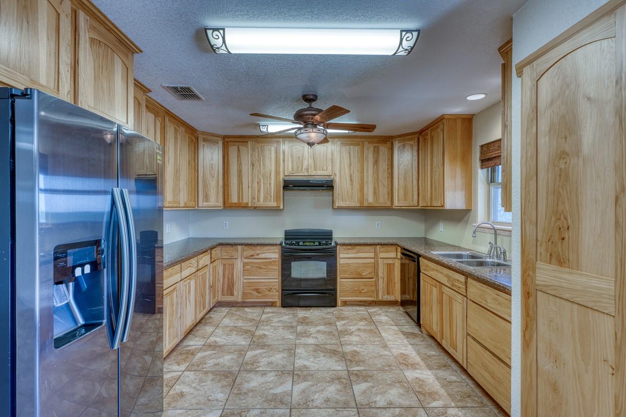 1129 Lonesome Loop, Blanco, TX 78606