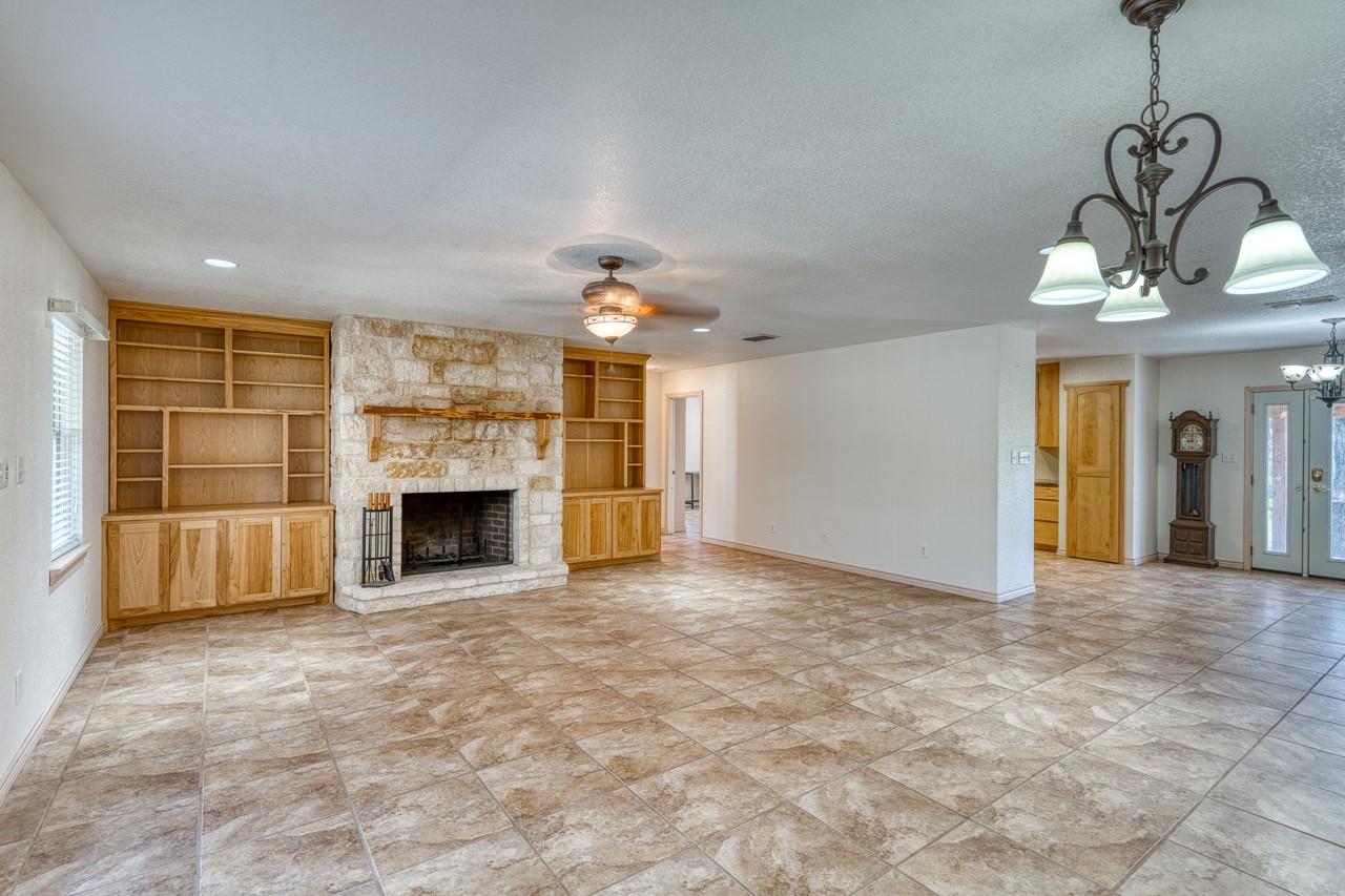 1129 Lonesome Loop, Blanco, TX 78606