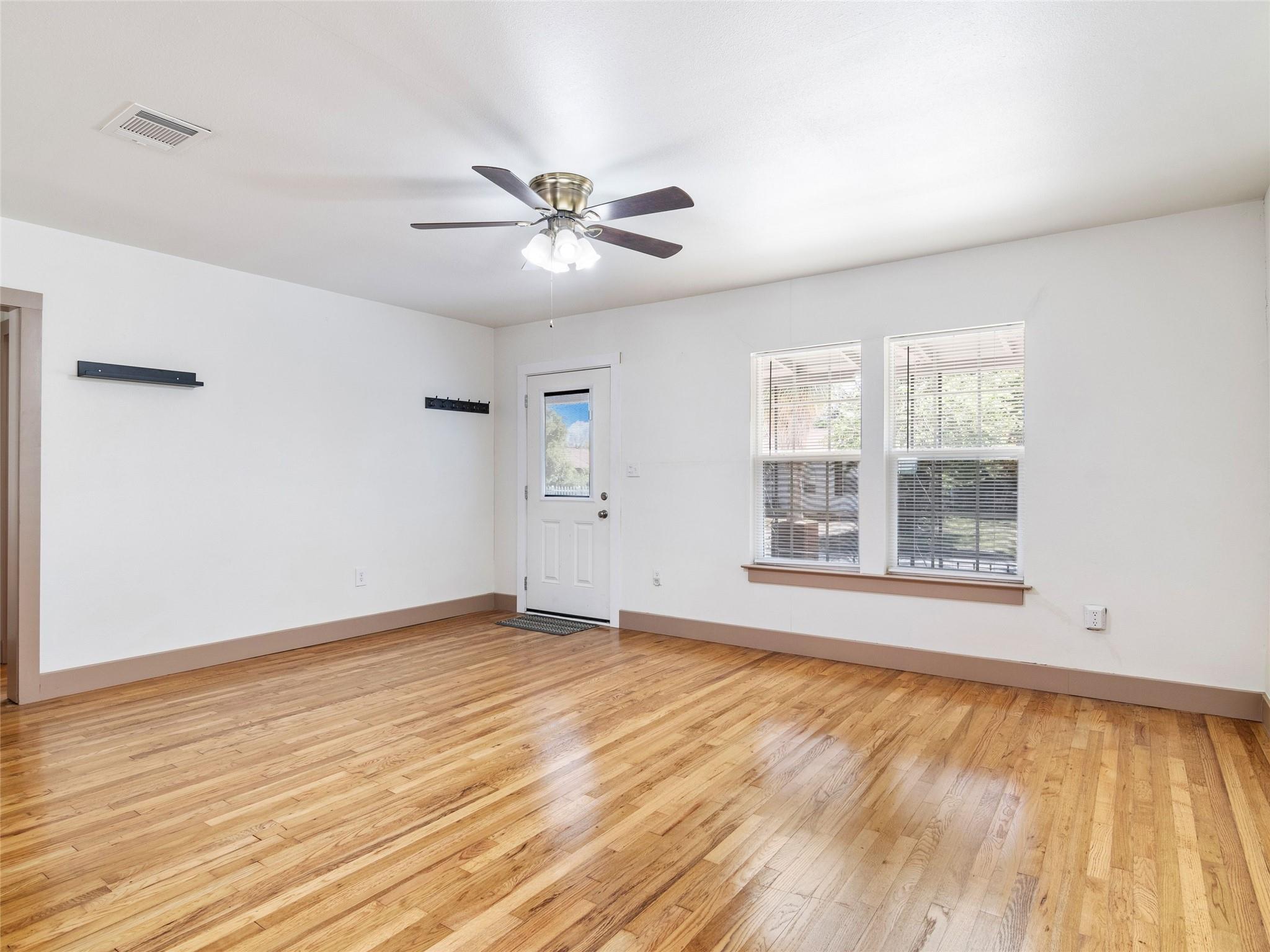 164 Ferguson St, New Braunfels, TX 78130