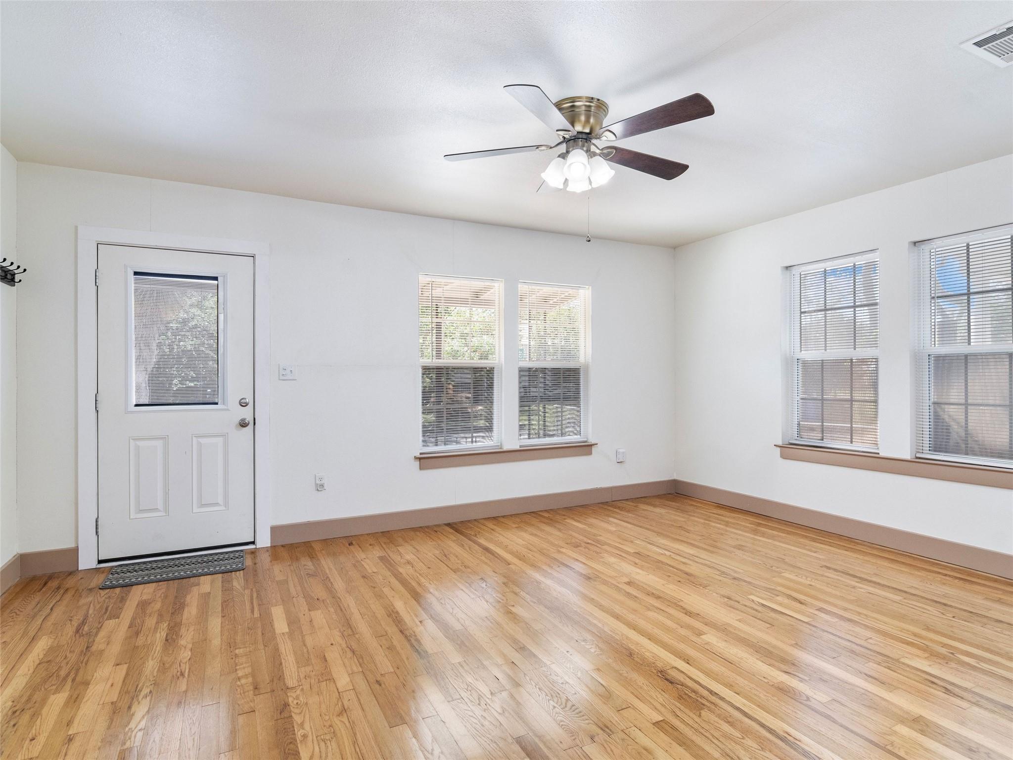 164 Ferguson St, New Braunfels, TX 78130