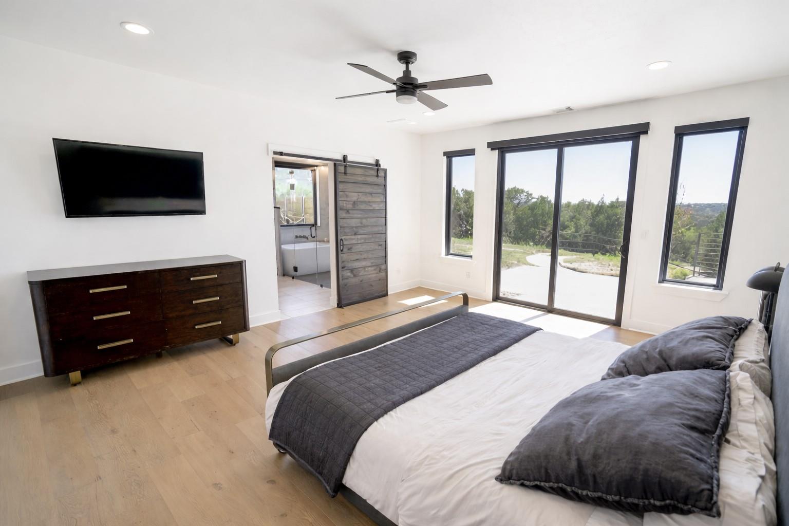 8501 Bronco Ln, Lago Vista, TX 78645