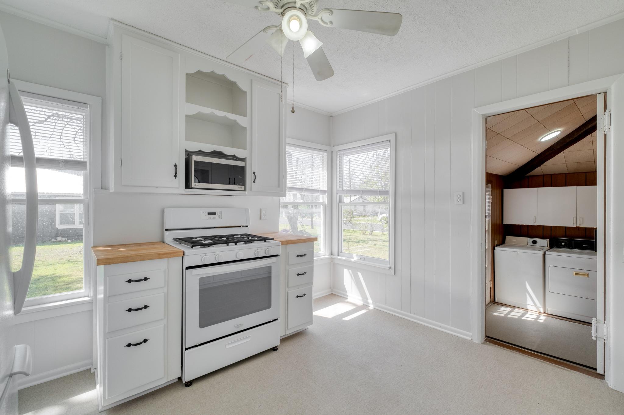 710 N Avenue H, Elgin, TX 78621