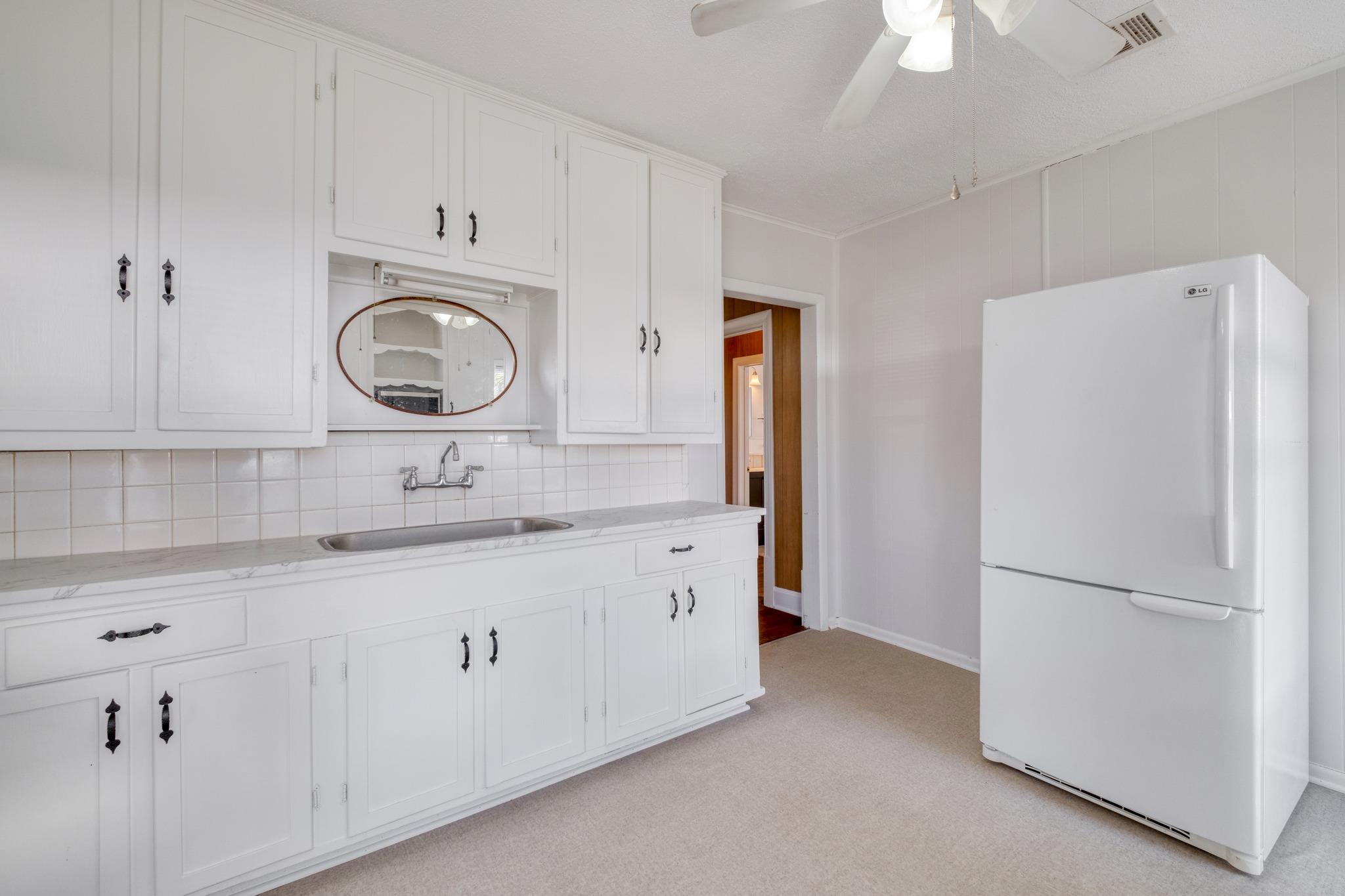 710 N Avenue H, Elgin, TX 78621