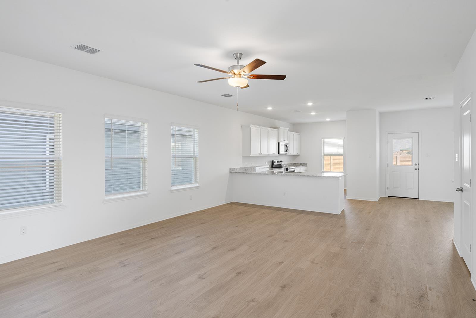 120 Paria Ct, Jarrell, TX 76537