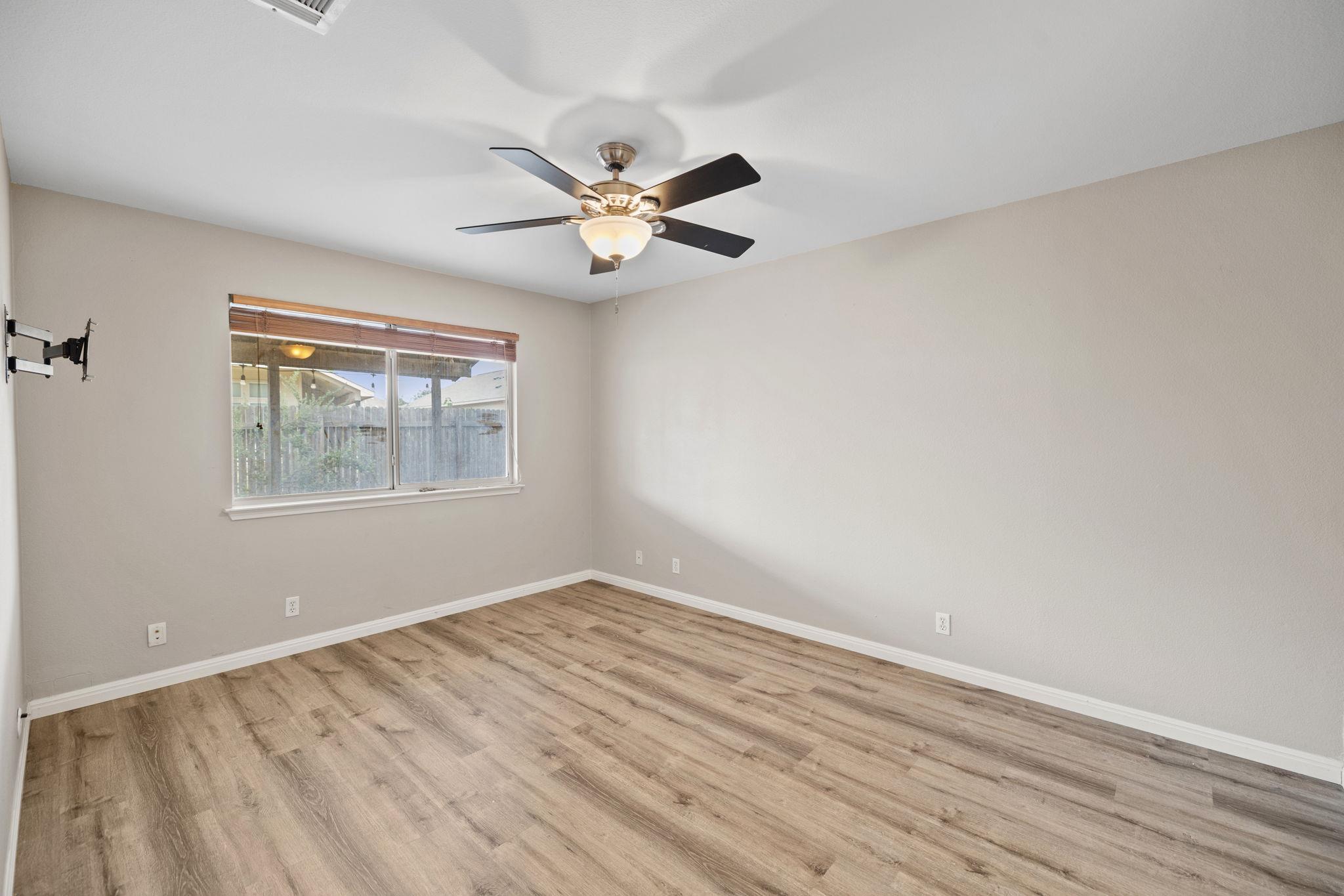 413 Clarks Way, Hutto, TX 78634