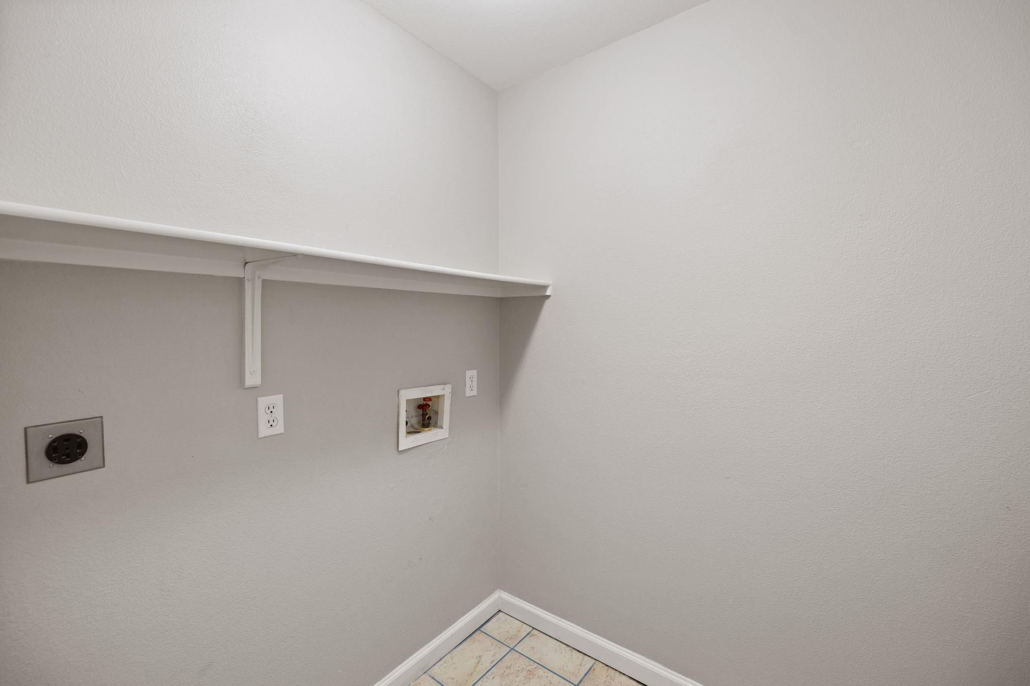 413 Clarks Way, Hutto, TX 78634