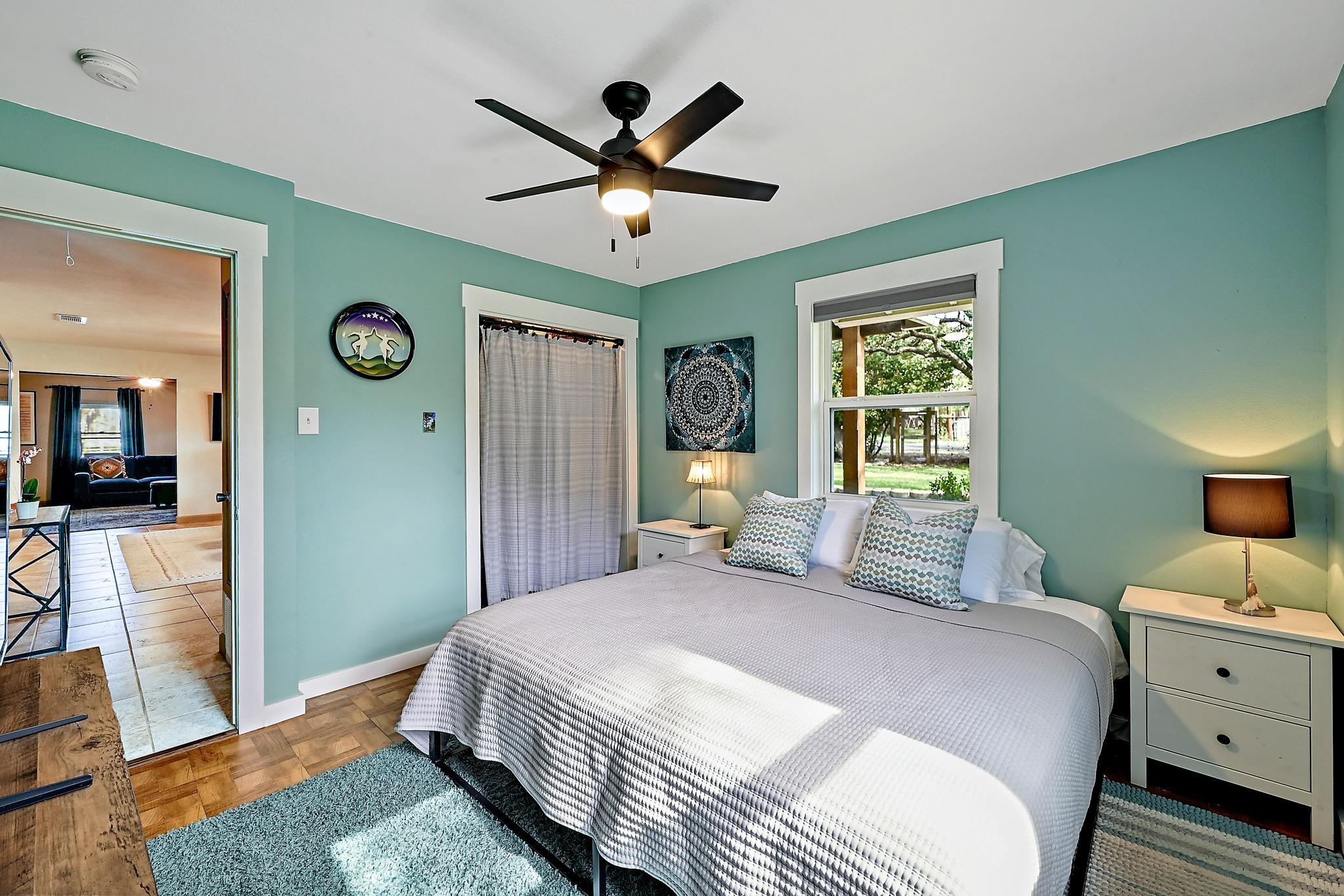 24807 Martin Ln, Spicewood, TX 78669