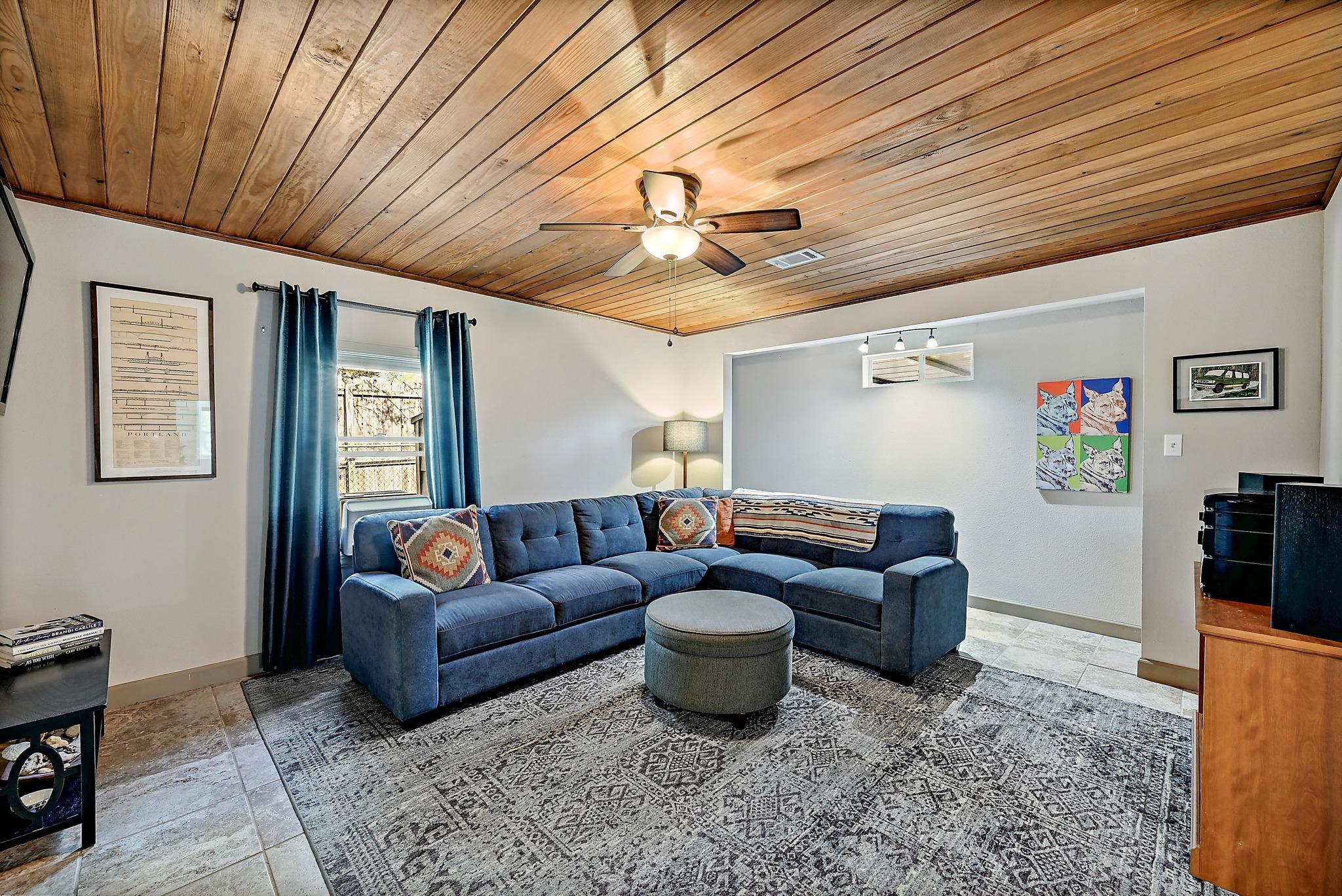 24807 Martin Ln, Spicewood, TX 78669