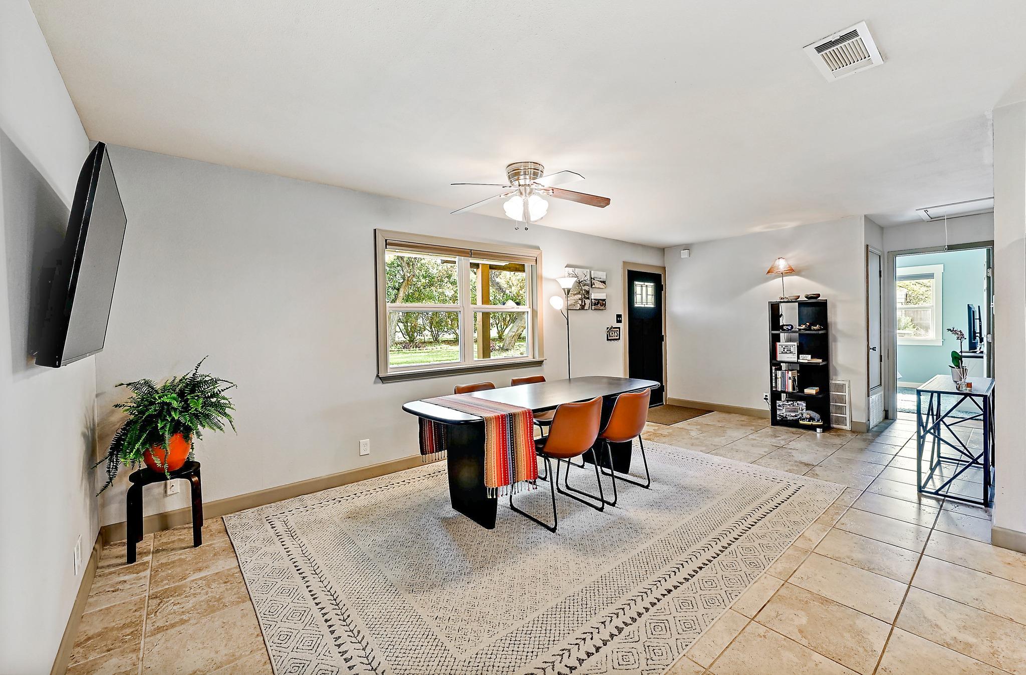 24807 Martin Ln, Spicewood, TX 78669