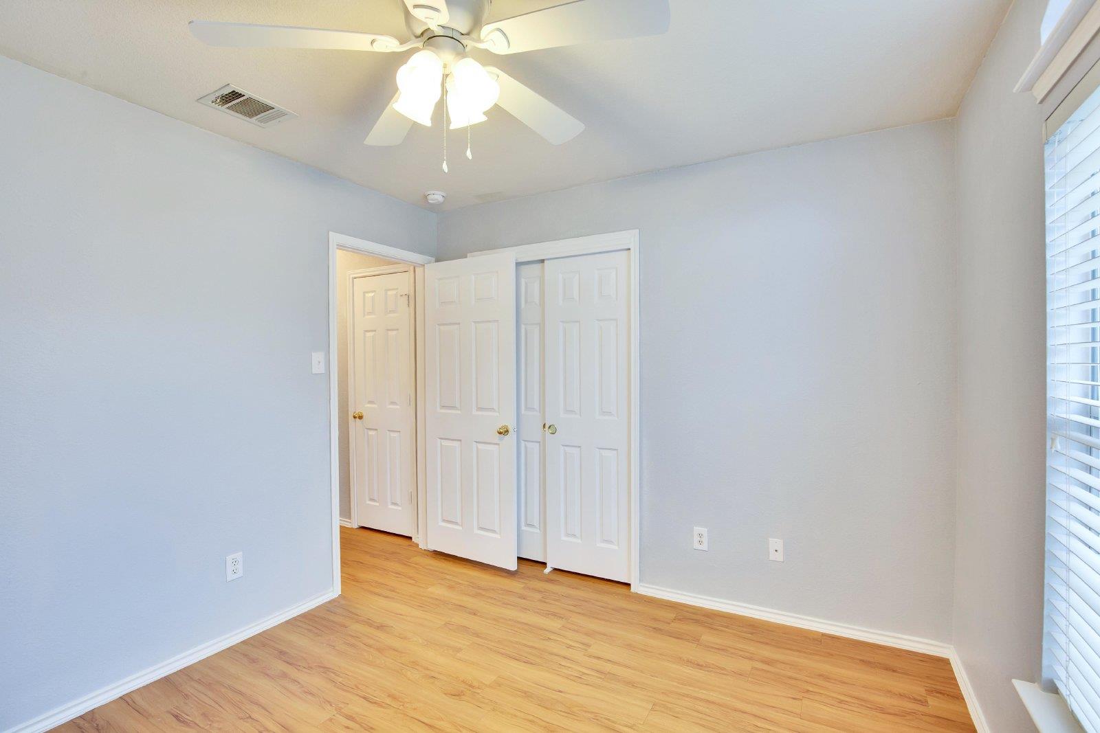 1002 Remington Dr, Leander, TX 78641